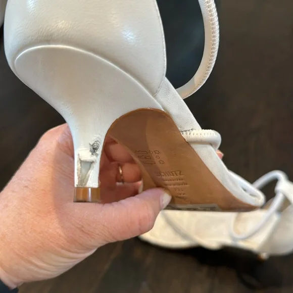 Shutz Galle sandal. White. Size 8B. - Picture 4 of 5